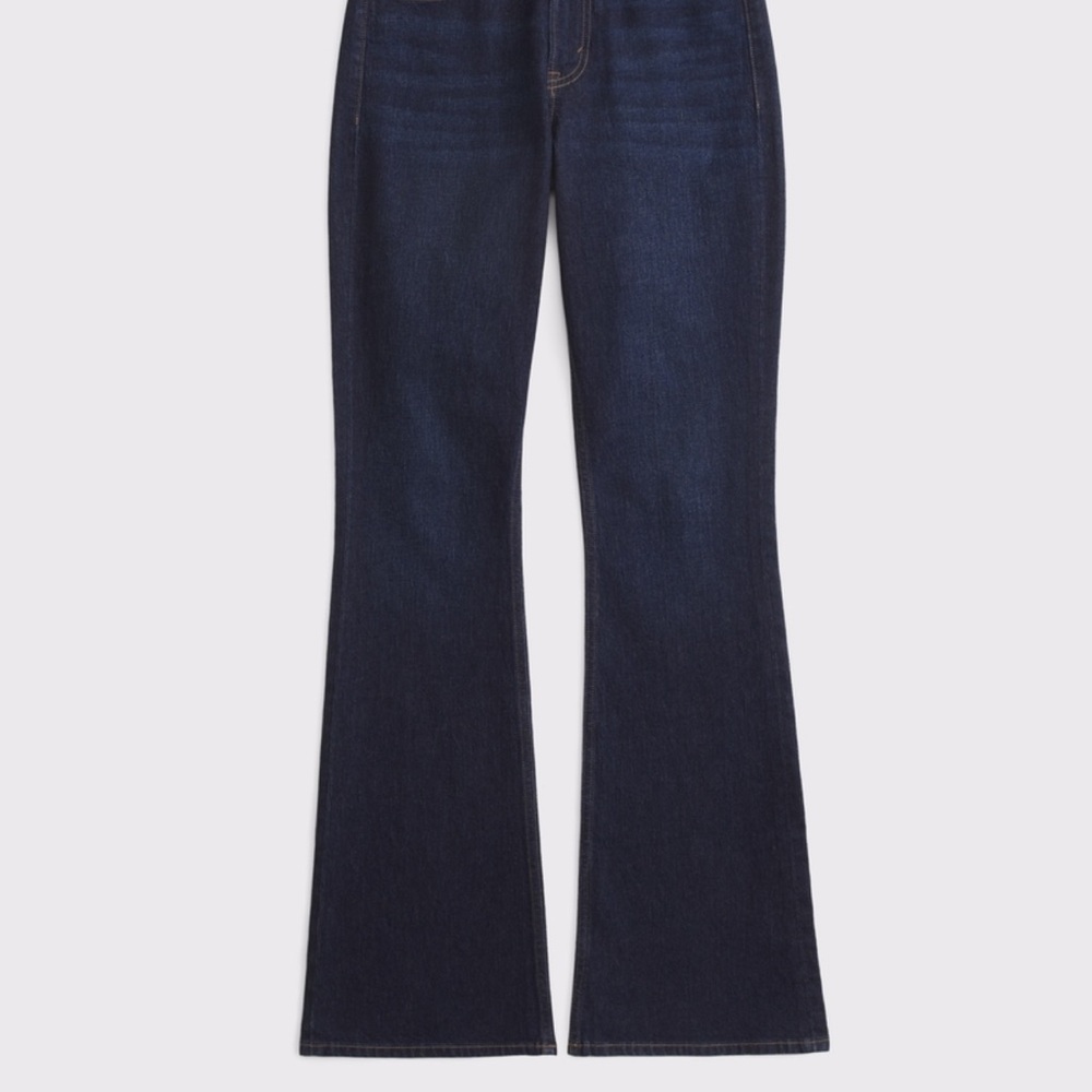 Abercrombie Boot Cut Jeans. NWT size 28